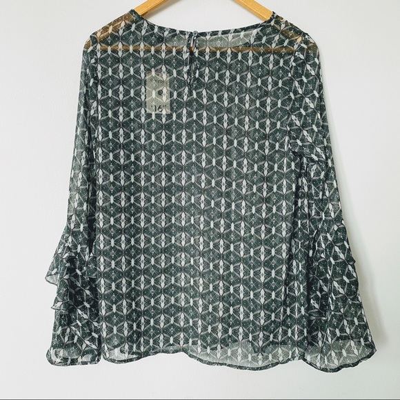 NWT Green Sheer Bell Sleeve Blouse 🌲 - Picture 6 of 9